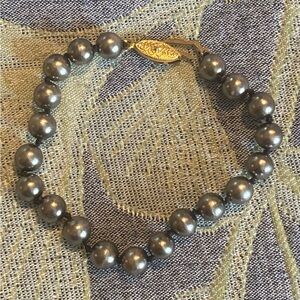 Vintage Gray Pearl Bead Bracelet with Gold Filigree Clasp